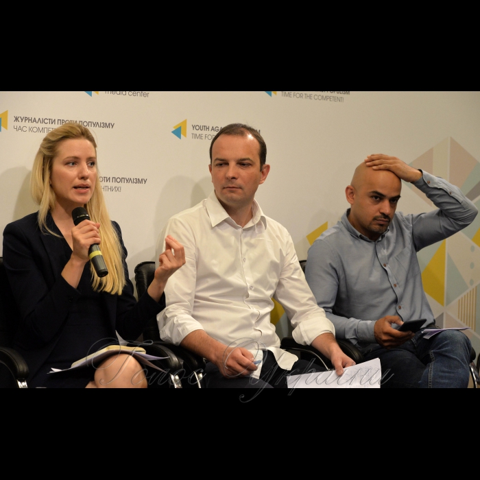 21 липня 2017 Український кризовий медіа центр.
Дискусія щодо звітування громадських організацій та скасування е-декларування для 